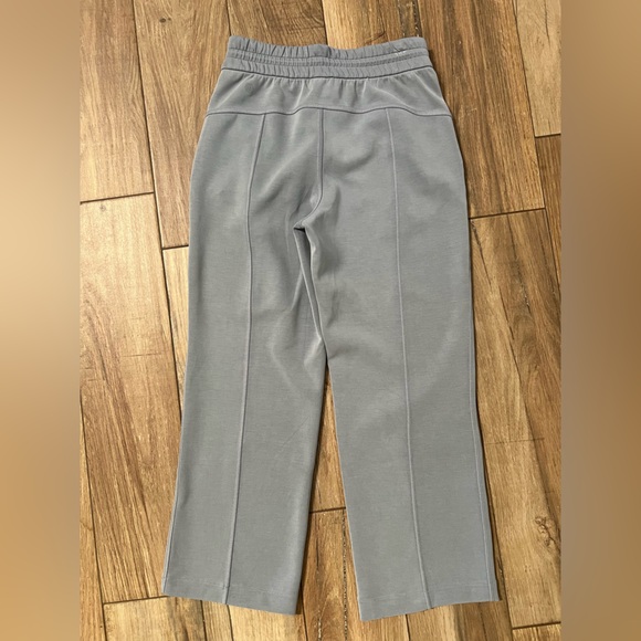 Lululemon Softstream Cropped Capri Sweat Pants - Picture 4 of 8